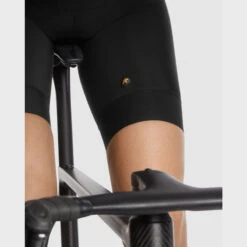 Assos UMA GTV Bib Short C2 Cuissard Femme 19 Assos UMA GTV Bib Short C2 Cuissard Femme -Vêtements De Cyclisme assos uma gtv bib short c2 cuissard femme bib pants 1210238 3 43002 7
